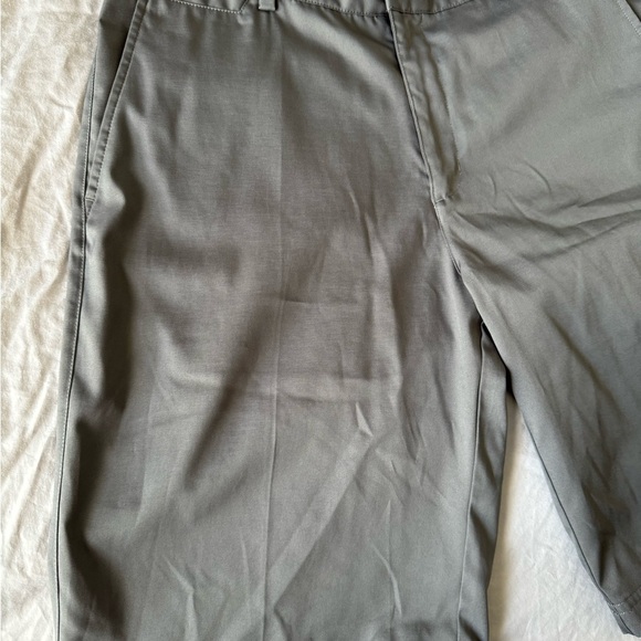 NIKE DRI FIT GOLF SHORTS SIZE 32 wonderful  Solid Nike shorts to golf in - Picture 11 of 12